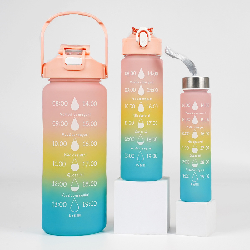 Trys puodelių rinkiniai, didelės talpos vandens puodeliai su šiaudelių puodeliais, gradiento matinio sportinio plastiko vandens buteliai