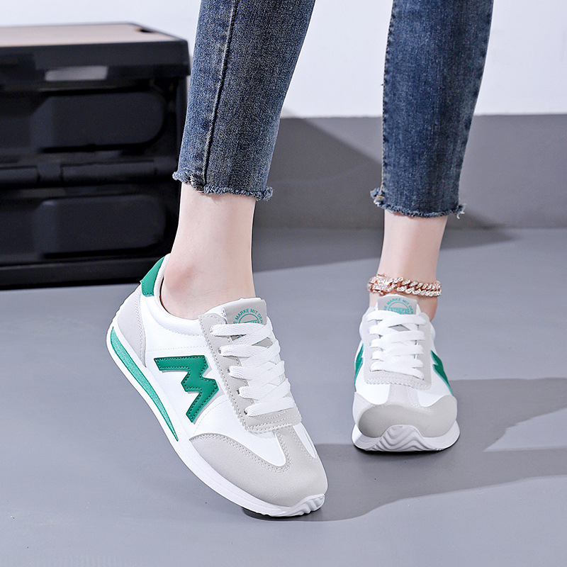2025 tavaszi és őszi puha talpú, ultrakönnyű futócipők, női, koreai stílusú, minden mérkőzésre alkalmas, hétköznapi, lélegző, fehér sportcipők, női A23