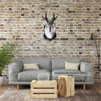 Sõltumatu jaama plahvatusohtlik sarvjänes Traditsiooniline taksidermia mustadel puittahvlitel Sissekolimise kingituste kaunistused