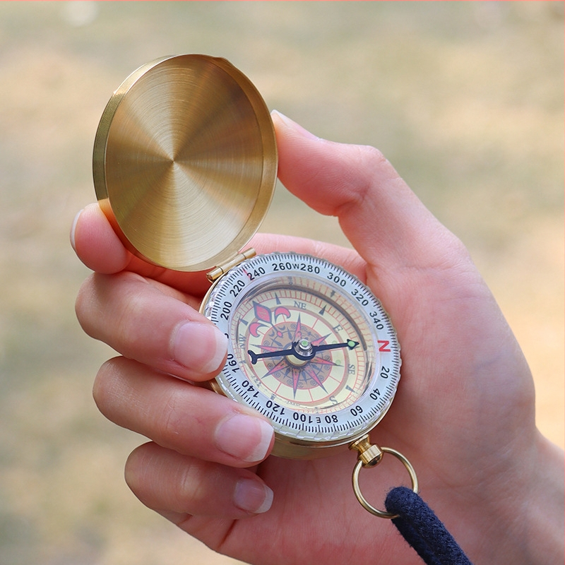 Mosadzné vreckové hodinky North Needle G50 Retro Flip Compass Outdoor Mountaineering Multifunkčné s krytom Luminous