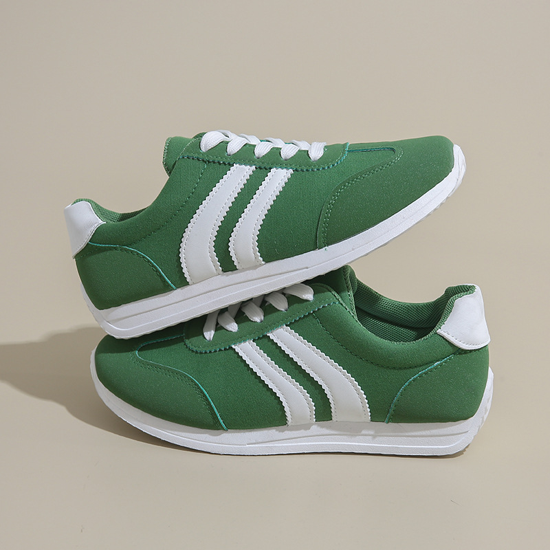 2025 tavaszi és nyári új Forrest Gump cipők Női cipők Női deszkás cipők Közel-keleti cipők Fehér cipők Alacsony, kerek fejű, plus size zöld