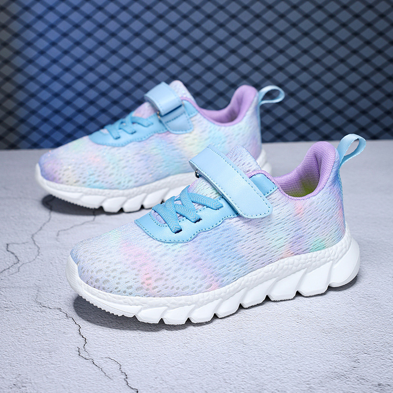 Pārrobežu eksporta ārējās tirdzniecības meiteņu supermīkstas, nodilumizturīgas, tīklveida sporta kurpes lieliem bērniem, dezodorējošas, vieglas, triecienus absorbējošas skriešanas kurpes