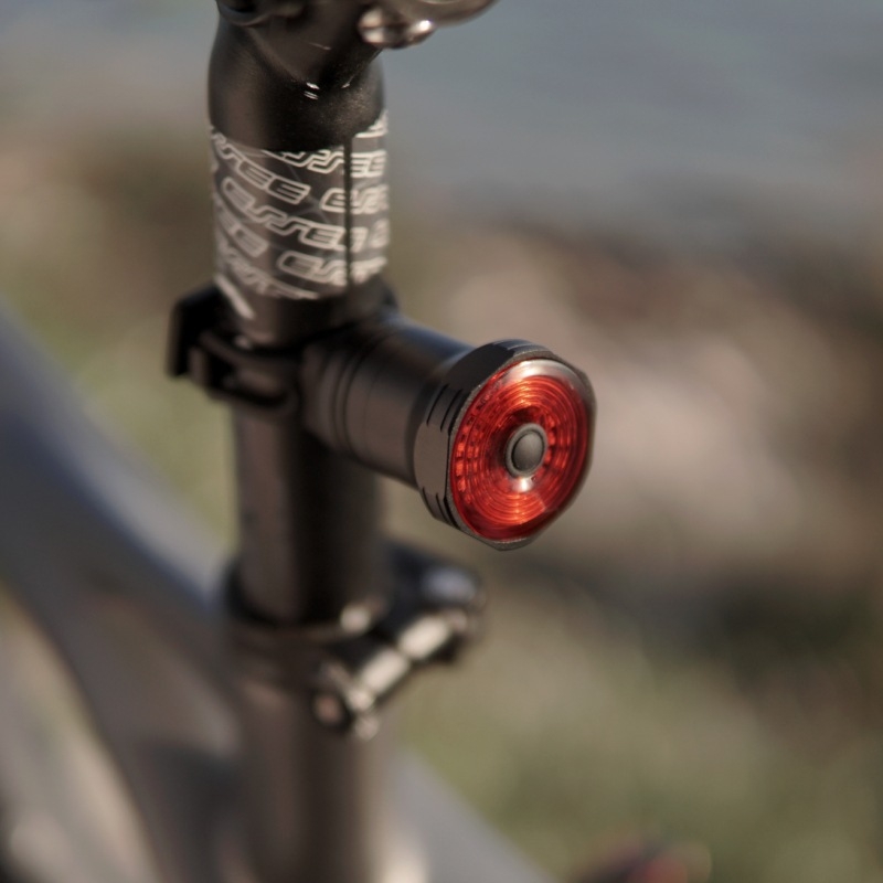 Dviračio išmanusis stabdžių galinis žibintas su automatiniu indukciniu užvedimu ir stabdymu, galinis žibintas su USB įkrovimu, TWOOC galinis žibintas