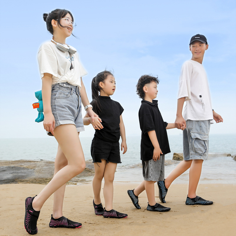 Vanema ja lapse jälgimisjalatsid meeste ja naiste kahlamisjalatsid libisemiskindlad pehme põhjaga hingavad laste ujumisjalatsid poistele ja tüdrukutele rannajalatsid