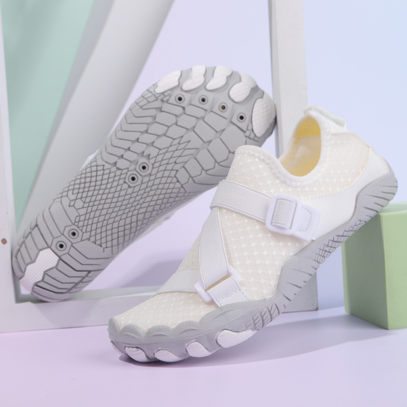 Hingavad, libisemiskindlad, kiiresti kuivavad ja kerged jõesuusad meestele ja naistele, sobivad sukeldumiseks, kahlamiseks, ujumiseks, sportimiseks, jalgrattasõiduks, rannategevusteks ja matkamiseks.