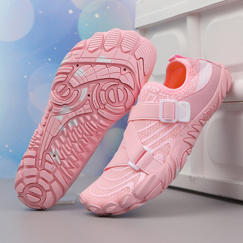 Hingavad, libisemiskindlad, kiiresti kuivavad ja kerged jõesuusad meestele ja naistele, sobivad sukeldumiseks, kahlamiseks, ujumiseks, sportimiseks, jalgrattasõiduks, rannategevusteks ja matkamiseks.