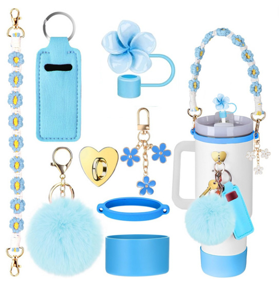 Set de 8 piese europene și americane Stanley Cup Flower Cap Cup Set Cup Lanț pentru ceașcă Floare roz Pandantiv Cheie Minge de pluș