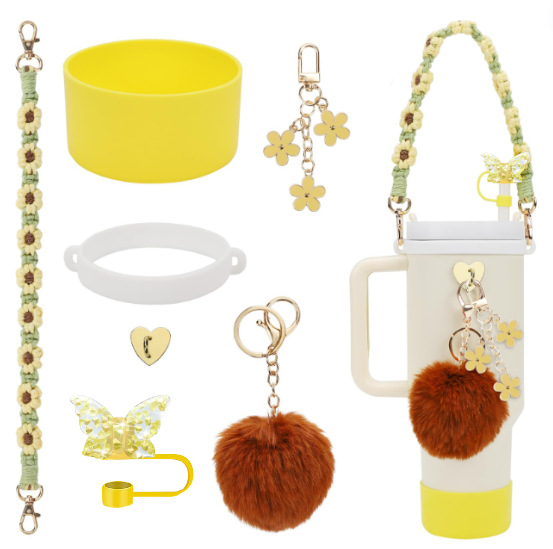 Set de 8 piese europene și americane Stanley Cup Flower Cap Cup Set Cup Lanț pentru ceașcă Floare roz Pandantiv Cheie Minge de pluș