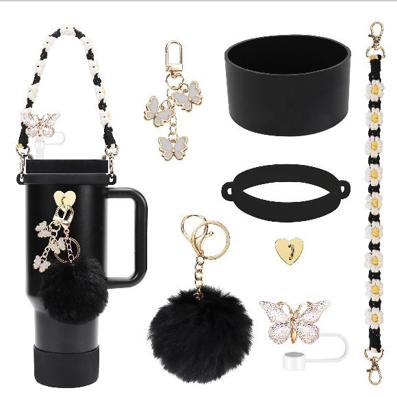 Set de 8 piese europene și americane Stanley Cup Flower Cap Cup Set Cup Lanț pentru ceașcă Floare roz Pandantiv Cheie Minge de pluș