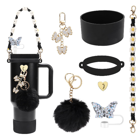 Set de 8 piese europene și americane Stanley Cup Flower Cap Cup Set Cup Lanț pentru ceașcă Floare roz Pandantiv Cheie Minge de pluș