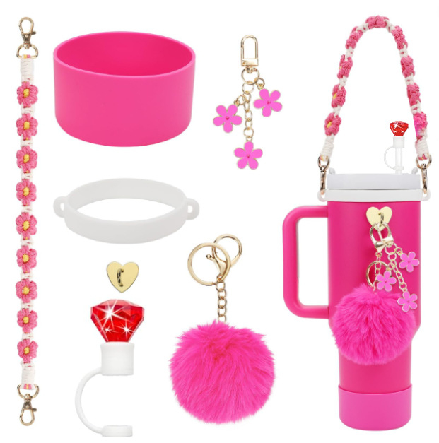 Set de 8 piese europene și americane Stanley Cup Flower Cap Cup Set Cup Lanț pentru ceașcă Floare roz Pandantiv Cheie Minge de pluș