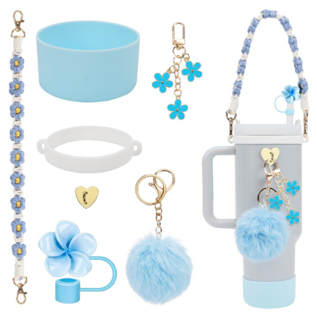 Set de 8 piese europene și americane Stanley Cup Flower Cap Cup Set Cup Lanț pentru ceașcă Floare roz Pandantiv Cheie Minge de pluș