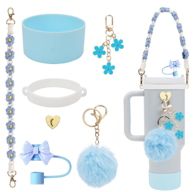 Set de 8 piese europene și americane Stanley Cup Flower Cap Cup Set Cup Lanț pentru ceașcă Floare roz Pandantiv Cheie Minge de pluș