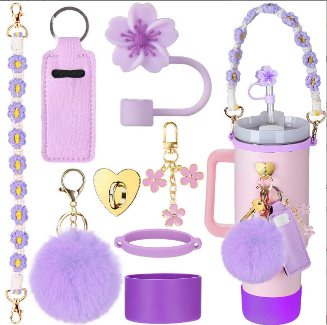 Set de 8 piese europene și americane Stanley Cup Flower Cap Cup Set Cup Lanț pentru ceașcă Floare roz Pandantiv Cheie Minge de pluș