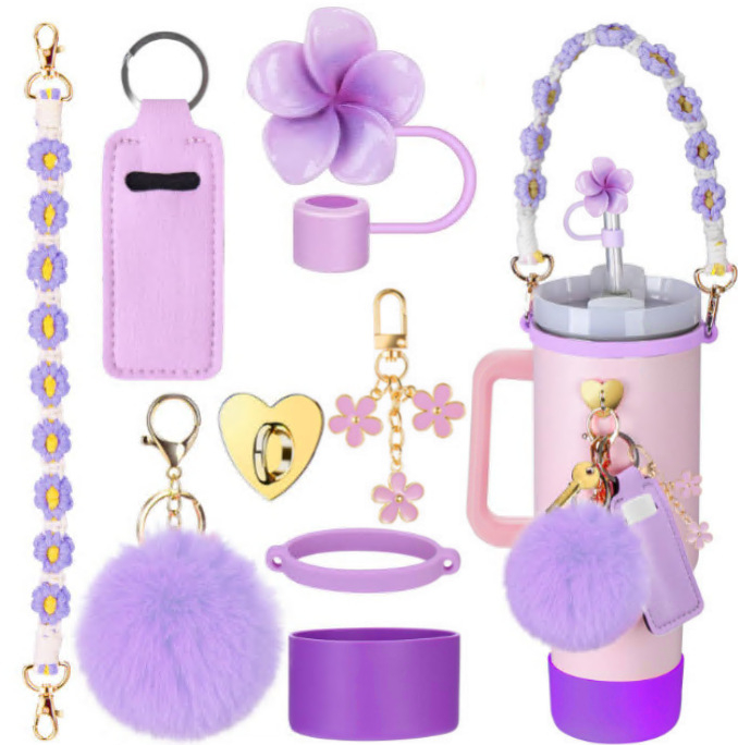 Set de 8 piese europene și americane Stanley Cup Flower Cap Cup Set Cup Lanț pentru ceașcă Floare roz Pandantiv Cheie Minge de pluș