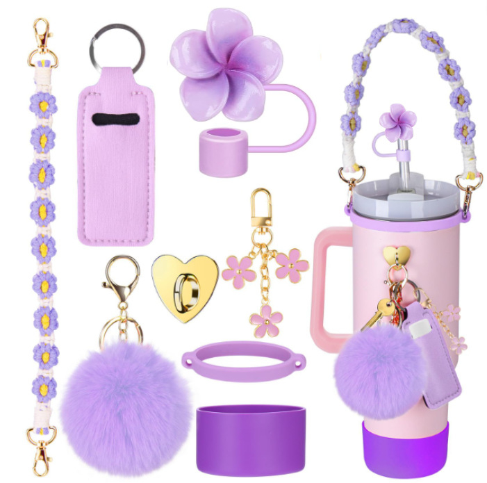 Set de 8 piese europene și americane Stanley Cup Flower Cap Cup Set Cup Lanț pentru ceașcă Floare roz Pandantiv Cheie Minge de pluș