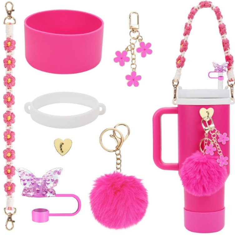 Set de 8 piese europene și americane Stanley Cup Flower Cap Cup Set Cup Lanț pentru ceașcă Floare roz Pandantiv Cheie Minge de pluș
