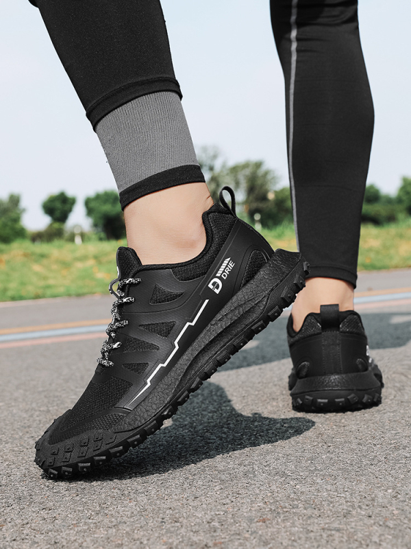 Férfi szabadtéri hegymászó cipők, horgászcipők, futócipők, hegyi terepcipők, határokon átnyúló külkereskedelmi cipők, plus size Baotou férfi cipők