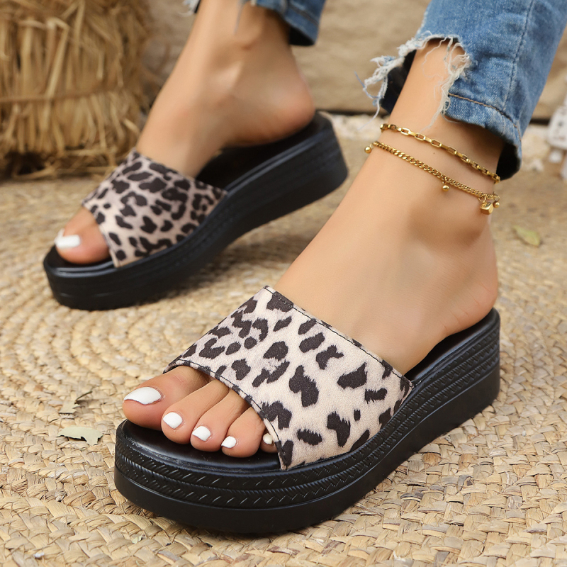 Europos ir Amerikos užsienio prekybos 2025 m. naujos vasaros mados storapadės platforminės šlepetės apvalios galvos plius dydžio