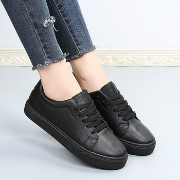 Μαύρα αθλητικά παπούτσια γυναικείου στυλ δερμάτινα αδιάβροχα αντιολισθητικά παπούτσια εργασίας κουζίνας με μαλακή σόλα ελαφριά άνετα και μη κουραστικά παπούτσια εργασίας γυναικεία παπούτσια