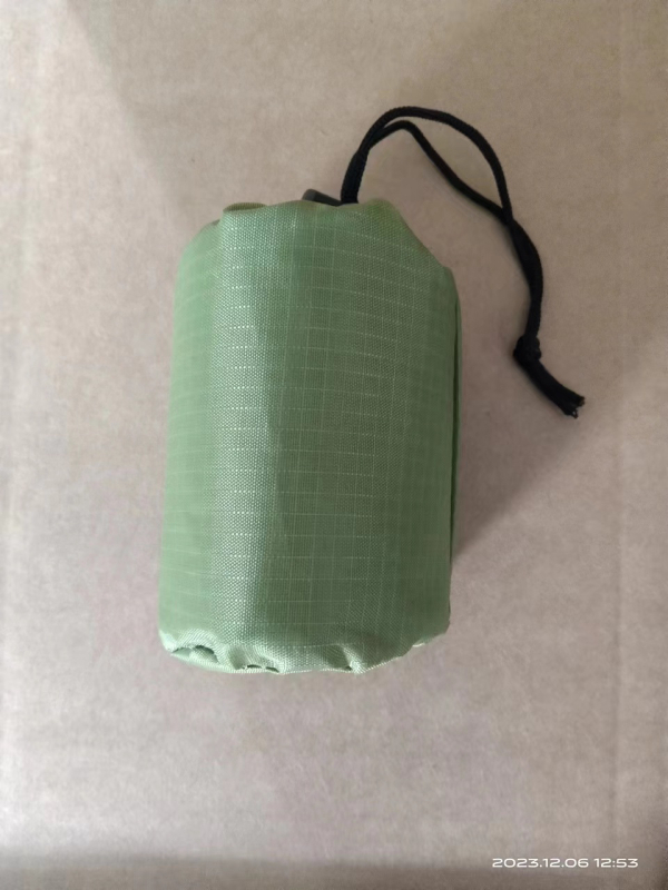 Преносим самоуправляващ се туристически авариен термо спален чувал за аварийно оцеляване, отразяващ къмпинг, трансграничен източник, фабрика