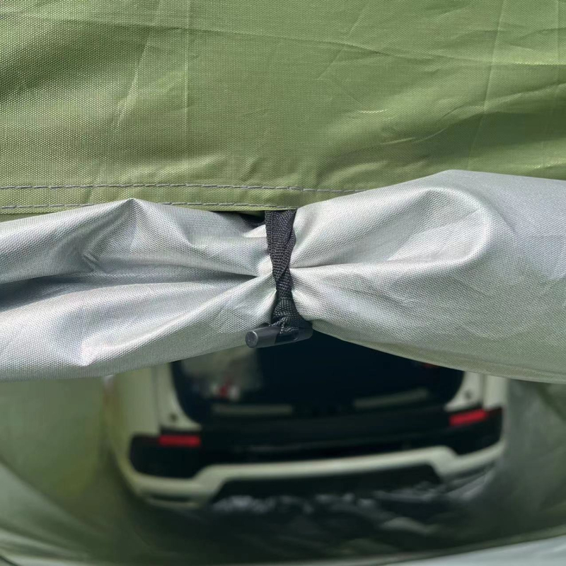 Laiendatud kaheukseline välistingimustes kasutatav jalgrattatelk, hõbedase kattega päikesekaitsekreemiga vihmakindel matkaauto tagatelk neljale autole