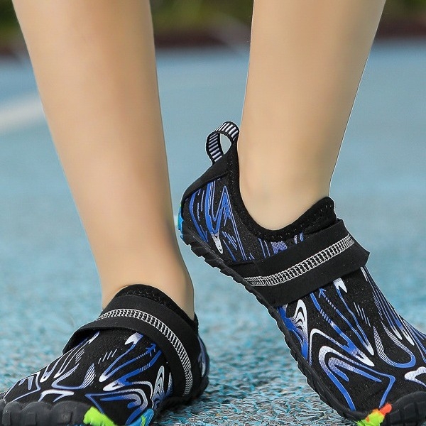 Suvised õues kasutatavad multifunktsionaalsed laste jõejälgimise jalanõud, nahasõbralikud jalanõud, sisespordialad, õues ujumiseks mõeldud kiiresti kuivavad rannajalanõud