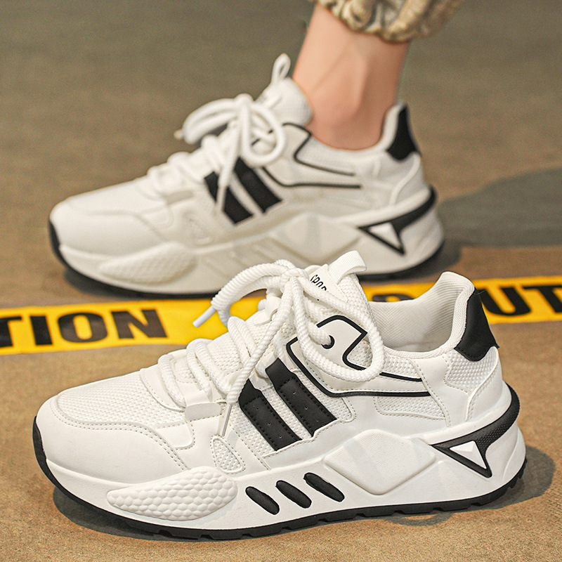 Európai férfi cipők 2024 új nyári lélegző hálós sport alkalmi fehér cipő megnövelt vastag talpú apa divatos cipő