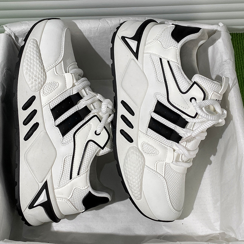 Európai férfi cipők 2024 új nyári lélegző hálós sport alkalmi fehér cipő megnövelt vastag talpú apa divatos cipő