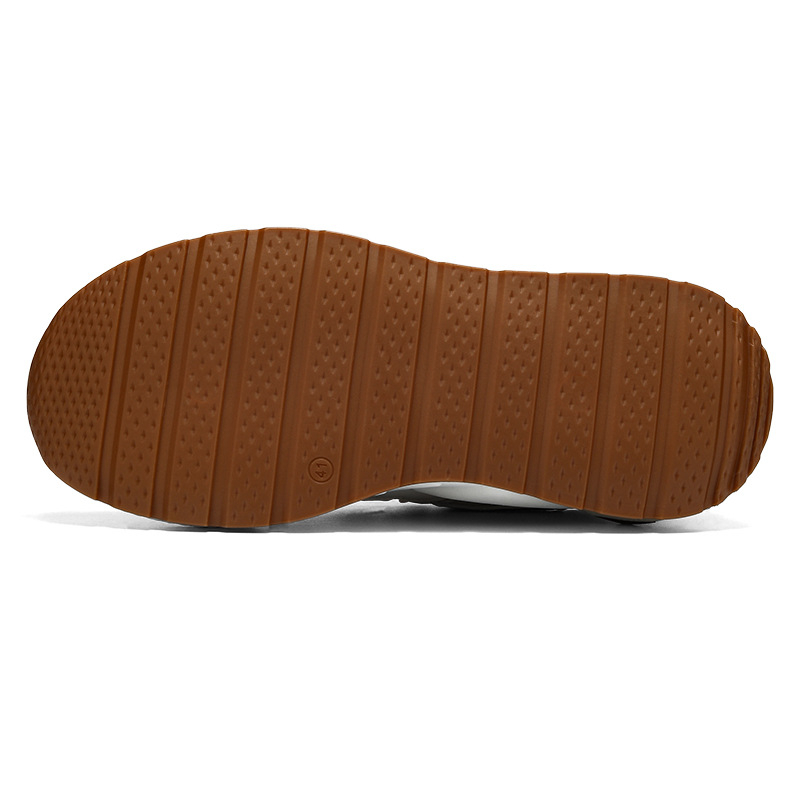 Európai férfi cipők 2024 új nyári lélegző hálós sport alkalmi fehér cipő megnövelt vastag talpú apa divatos cipő