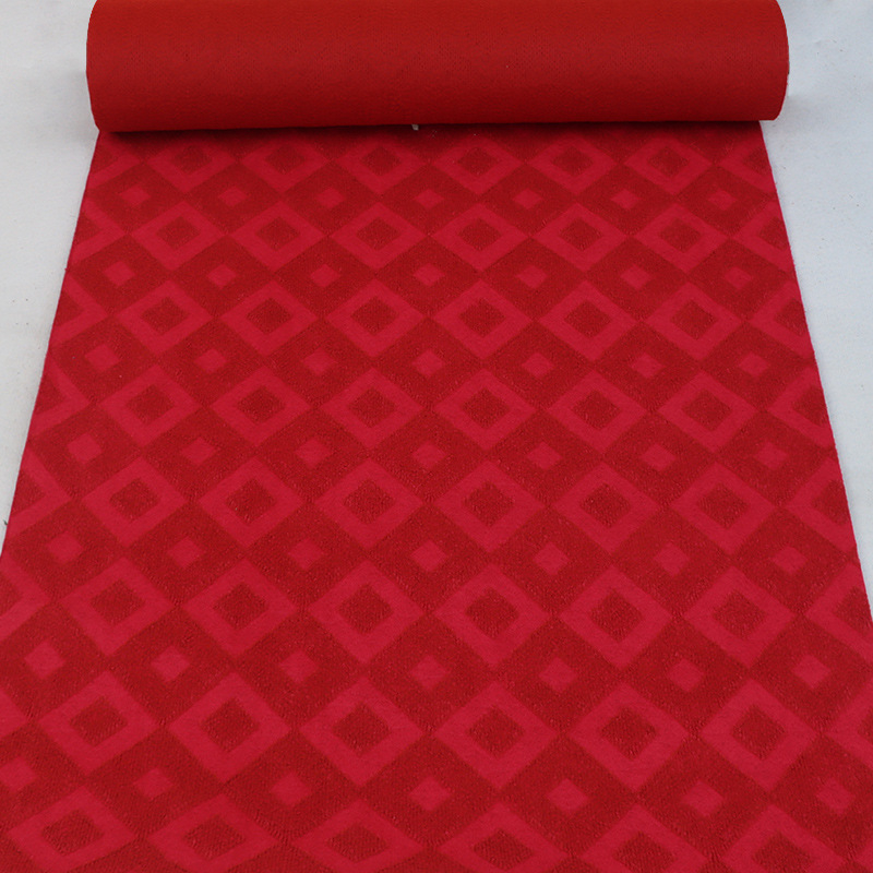 Žakaarvaipa saab lõigata, kontorivaipa ei ole kerge deformeerida, hotelli trepid libisemiskindlad kaubanduskeskuse paksendatud täisvaip