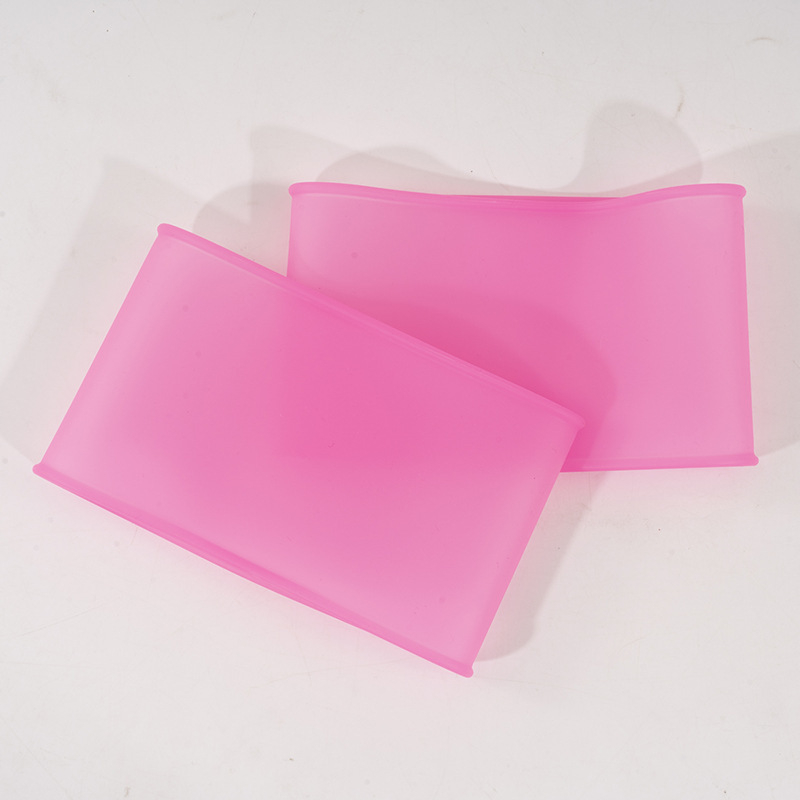 Silikoninė vyrų ir moterų futbolo lipni juosta kaklo apsaugai, skirta treniruotėms su neslystančiomis kojinėmis.