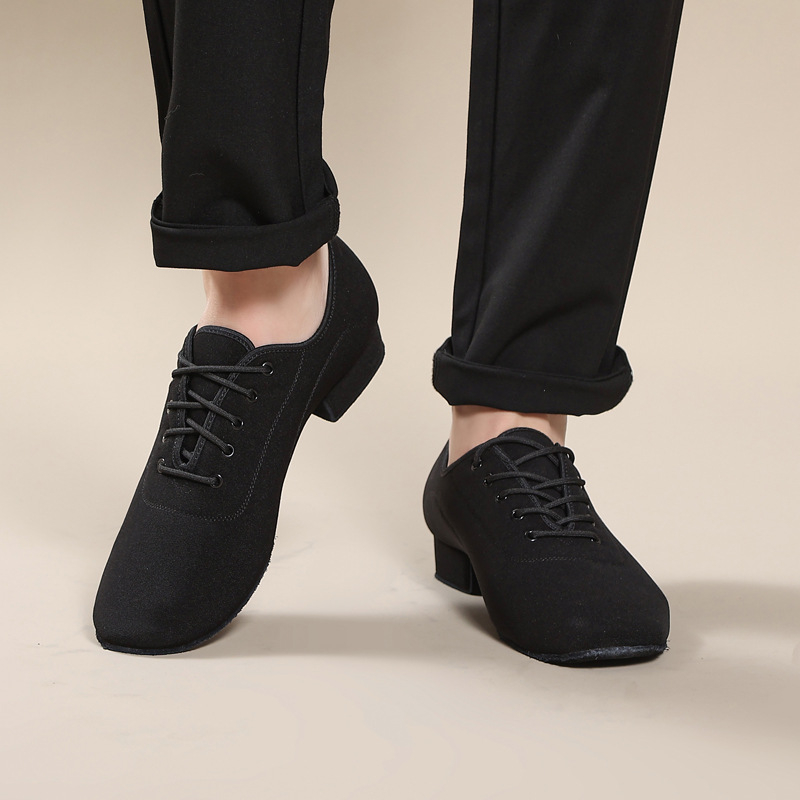 Férfi négyzetes tánc Modern tánc Társastánc Latin tánc Tangó Quick Step Farmer bikaviadal puha fenékkel Csoportos tánc