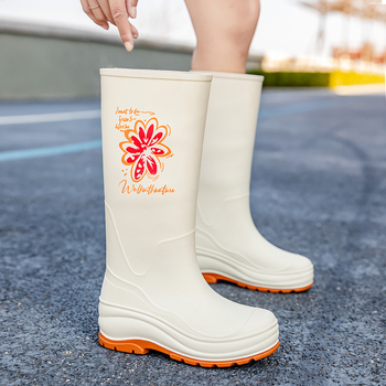 Didmeninė prekyba moteriškais guminiais batais, storu dugnu, ilgais vamzdžiais, neslystančiais, vandeniui atspariais, aukštu guminiu pamušalu, atspariais dilimui, batais virtuvei, lauko darbams.