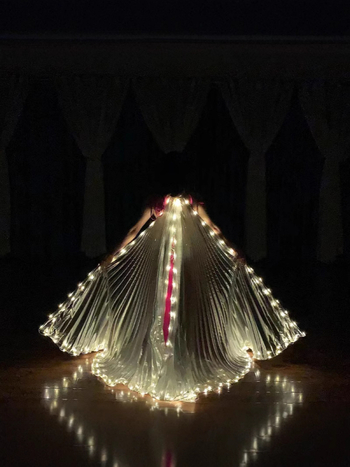 Νέα φωτεινά στηρίγματα LED με ασημί κίτρινο φως, σχισμένο ακρωτήριο, ρούχα για χορό της κοιλιάς για το Halloween