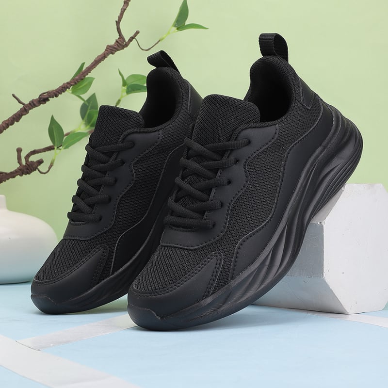 Teljesen fekete cipők női tavaszi új hálós, lélegző, alkalmi futócipők bőr munkacipő 42 nagy méret külkereskedelem
