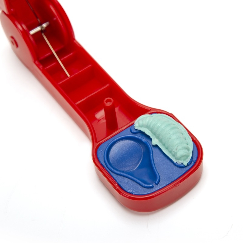 Határokon átnyúló európai ponty csaliformázó egyszerű Luya horgászkönyvtár horgász műanyag kukac hamis csali etető nagykereskedelem