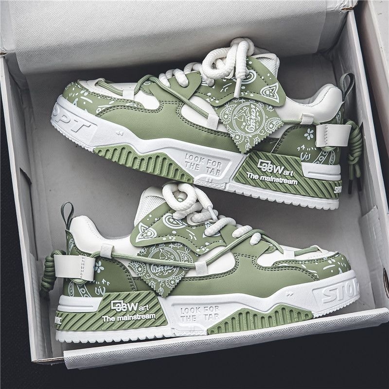 Férfi cipők 2025 Új tavaszi, minden mérkőzésre alkalmas alkalmi board cipő fiúknak Niche eredeti robbanások vastag talpú sport Torre divatos cipők