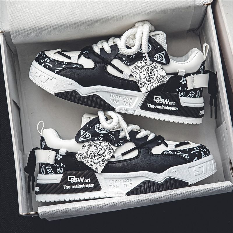 Férfi cipők 2025 Új tavaszi, minden mérkőzésre alkalmas alkalmi board cipő fiúknak Niche eredeti robbanások vastag talpú sport Torre divatos cipők