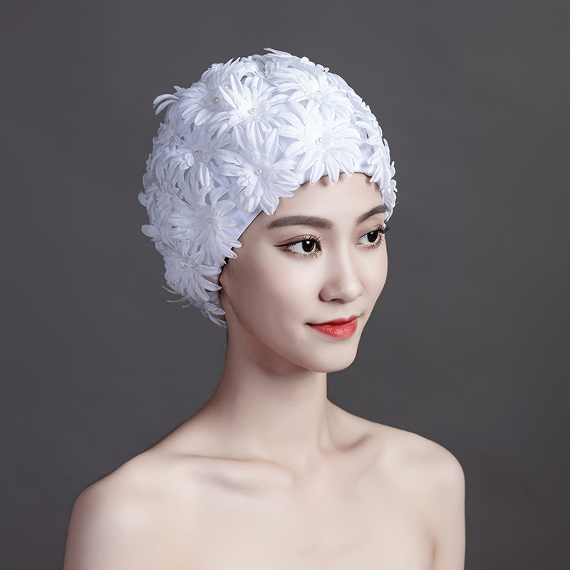 Moteriška ilgaplaukė plaukimo kepuraitė „Instagram“ stiliaus, juodai balta, trimatė, gėlė, madinga, rankomis siūta, didelio dydžio, ausis apsauganti plaukimo kepuraitė