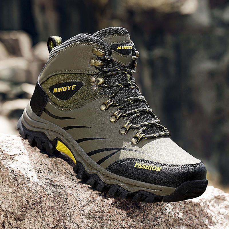 Kültéri vízálló hegymászócipők Férfi tavaszi és őszi csúszásgátló cipő Férfi lélegző futócipők Puha talpú alkalmi cipők Munkavédelmi cipők