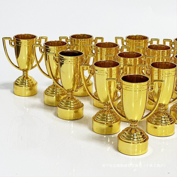 Maza zelta krūzīte, zelta vīriņš, nav sudraba krūzīte, zelta plastmasas trofeja, bērnudārza balva, bērnu izglītības piederumi, klasesbiedriem