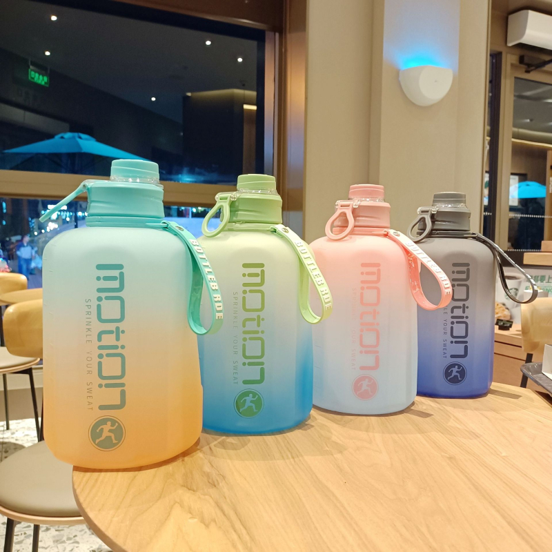 Amazon lielais spainis 2200 ml lielas ietilpības sporta ūdens pudele, datora materiāls, interneta slavenību fitnesa kauss, augstas temperatūras izturība