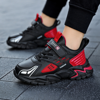 Fiú sportcipők 2024 tavasz új gyerek csúszásgátló kopásálló kényelmes futócipők közepes és nagy testű bőr diákoknak