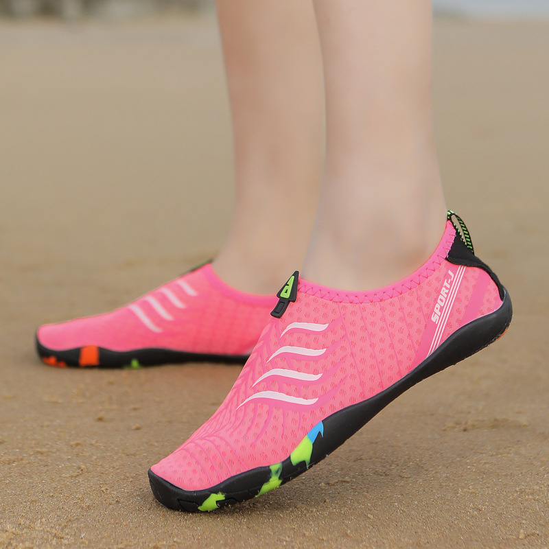 Piiriülesed meeste ja naiste Traceway jalanõud siseruumides kasutatavad fitnessjalanõud paaridele mõeldud õues kasutamiseks mõeldud kahlamisjalanõud pehme tallaga nahale kleepuvad ujumis- ja kiiresti kuivavad rannajalanõud