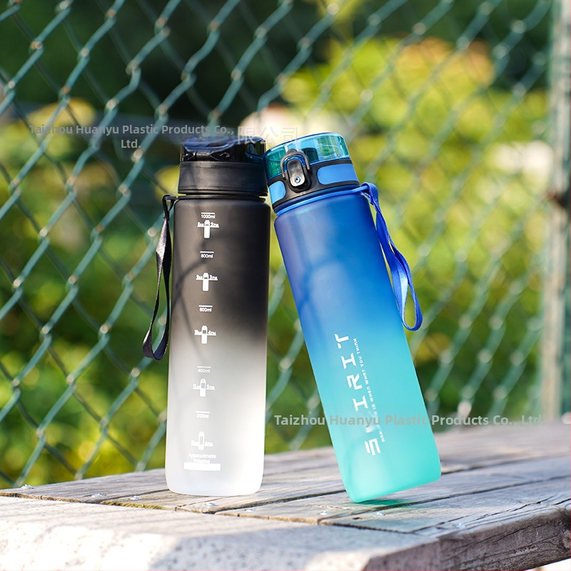 Sportinis vandens puodelis 1 l didelės talpos plastikinis puodelis Nešiojamas kosminis puodelis su svarstyklėmis Lauko fitneso tiesioginio gėrimo puodelis sportinis modelis