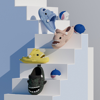 Laste haikujulised helendavad sussid suvistele poistele ja tüdrukutele libisemiskindlad pehme põhjaga multifilmikujulised armsad laste rannajalatsid beebiauguga kingad