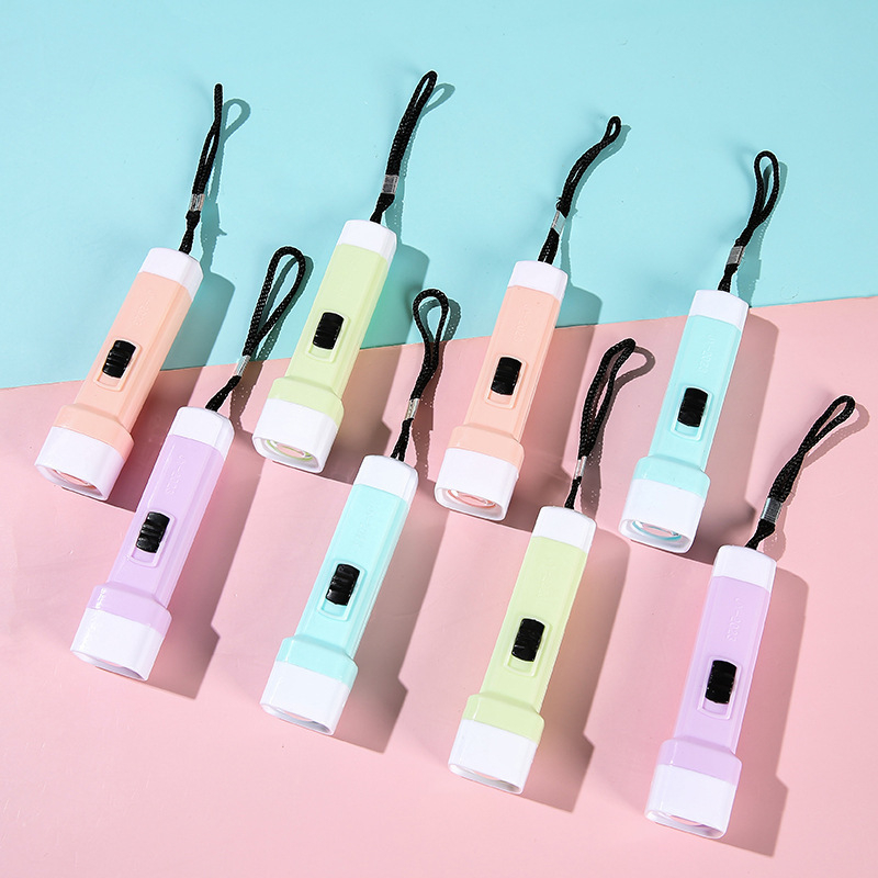 Naujas ryškus želė spalvos mažas LED žibintuvėlis, urmu, praktiški smulkūs buitiniai prietaisai, mažos dovanos