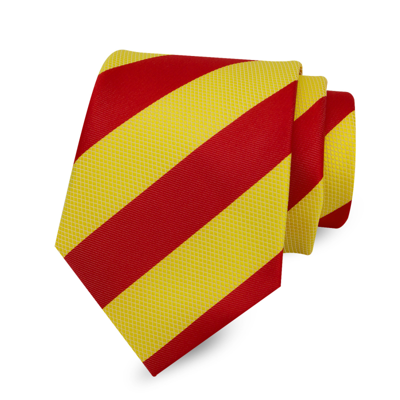Paruoštas vyriško dryžuoto kaklaraiščio, 8 cm, raudono, balto, geltono ir mėlyno spalvų kostiumo tiekimas. Universalus, stilingas, oficialus, profesionalus, madingas drabužis.