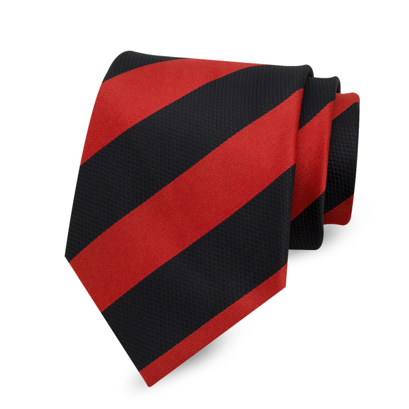 Paruoštas vyriško dryžuoto kaklaraiščio, 8 cm, raudono, balto, geltono ir mėlyno spalvų kostiumo tiekimas. Universalus, stilingas, oficialus, profesionalus, madingas drabužis.